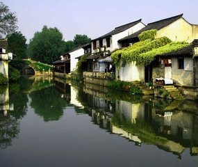 夏日登瀑顶寺，因寄诸知己