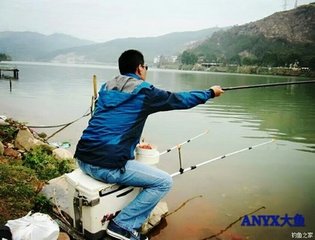 自汤还都经龙门北溪赠张左丞崔礼部崔光禄