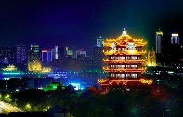 闻有衣冠附伪命者