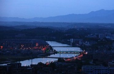 和衡阳殿下高楼看妓诗